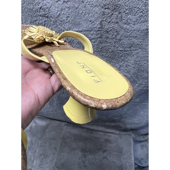 Vtg Y2k Fioni Women's 9.5 Sunflower Sandals Kitten Heels Yellow Leather Girly - Picture 4 of 8